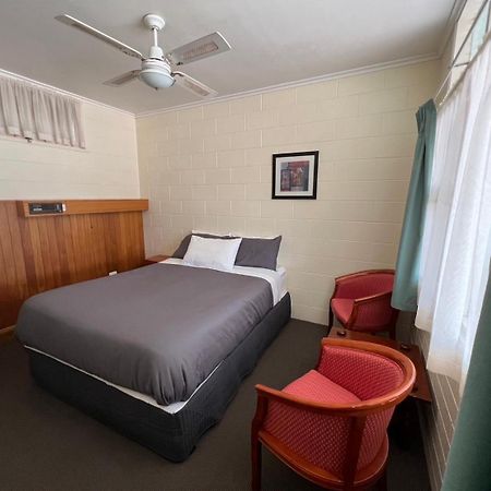 Winkie Glossop Motel المظهر الخارجي الصورة