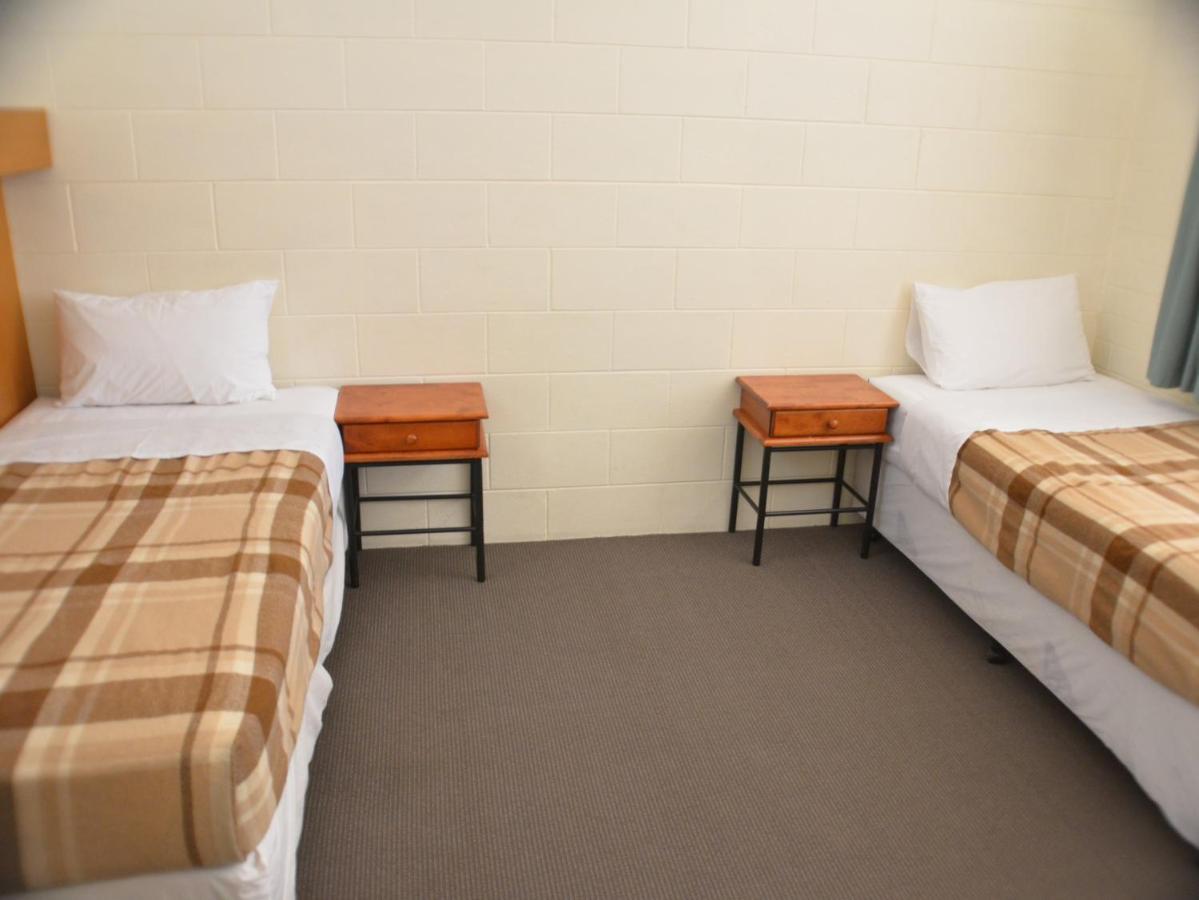 Winkie Glossop Motel المظهر الخارجي الصورة