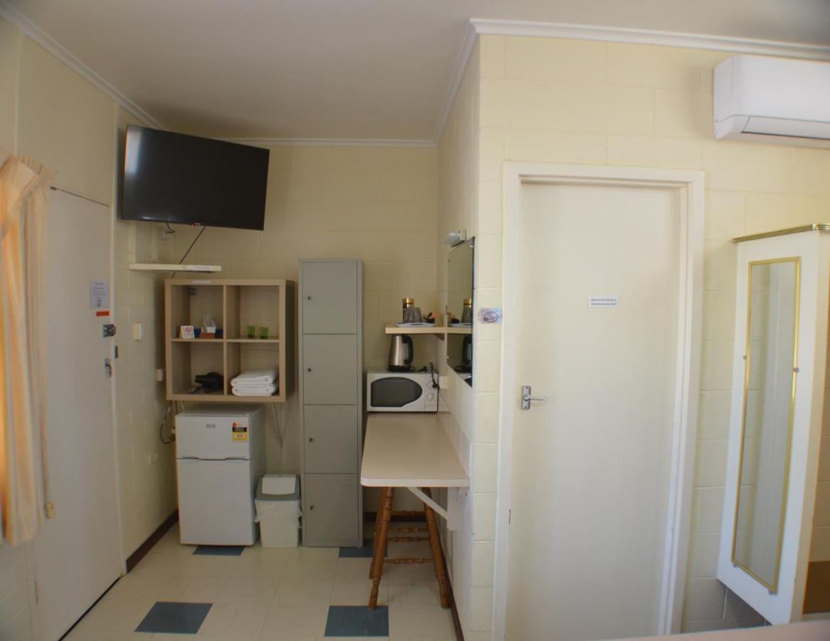Winkie Glossop Motel المظهر الخارجي الصورة